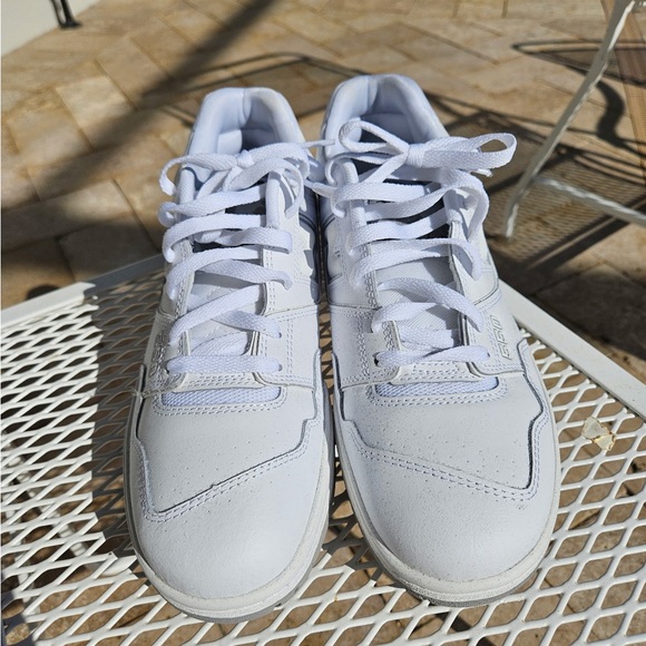 New Balance 550 White Sneakers - Picture 4 of 9